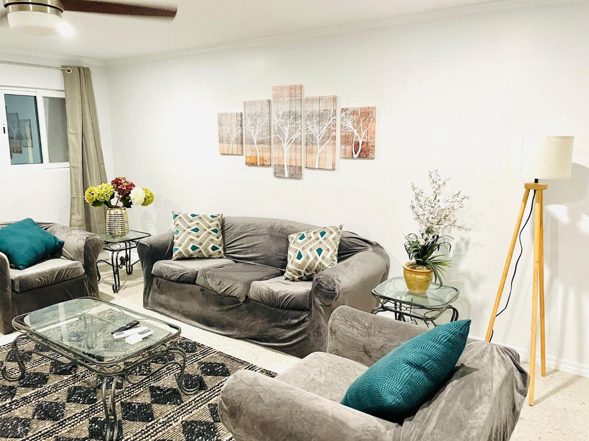 Studio, 100 Feet From The Beach Насау Екстериор снимка