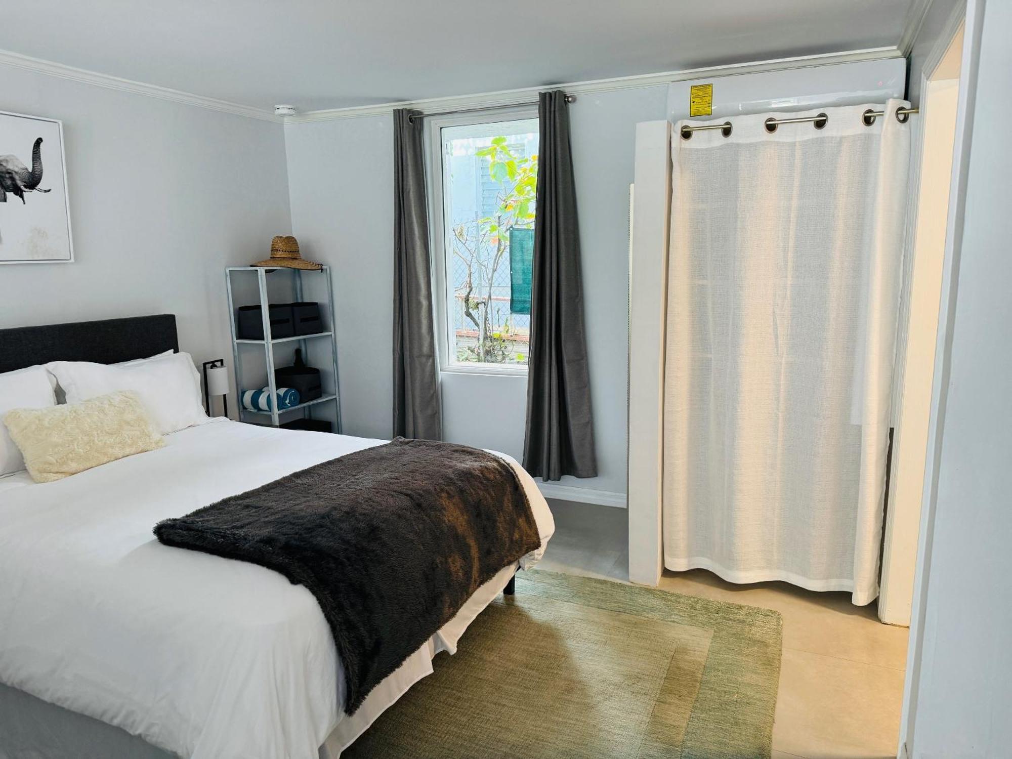 Studio, 100 Feet From The Beach Насау Екстериор снимка